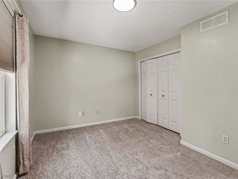 1023 Coopers Run , Amherst, OH 44001 Photo 20