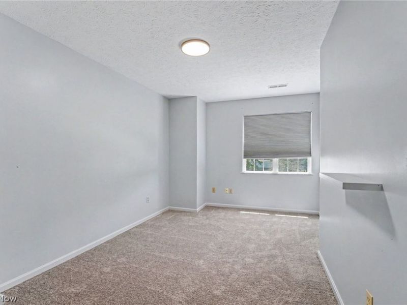 1023 Coopers Run , Amherst, OH 44001 Photo 21