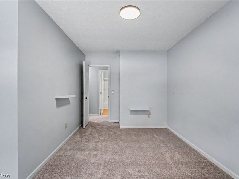 1023 Coopers Run , Amherst, OH 44001 Photo 22