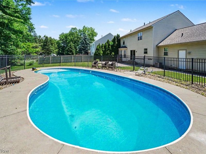 1023 Coopers Run , Amherst, OH 44001 Photo 34