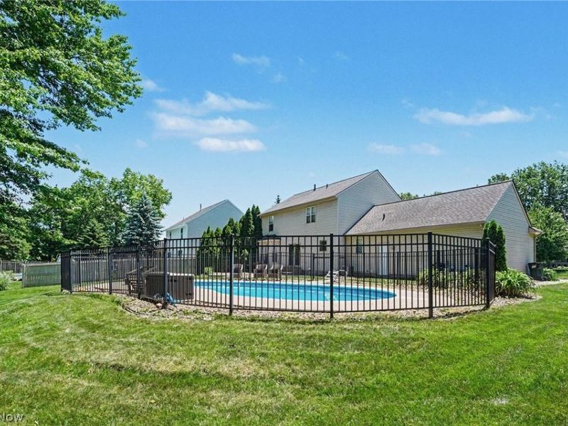 1023 Coopers Run, Amherst, OH 44001 Photo 36