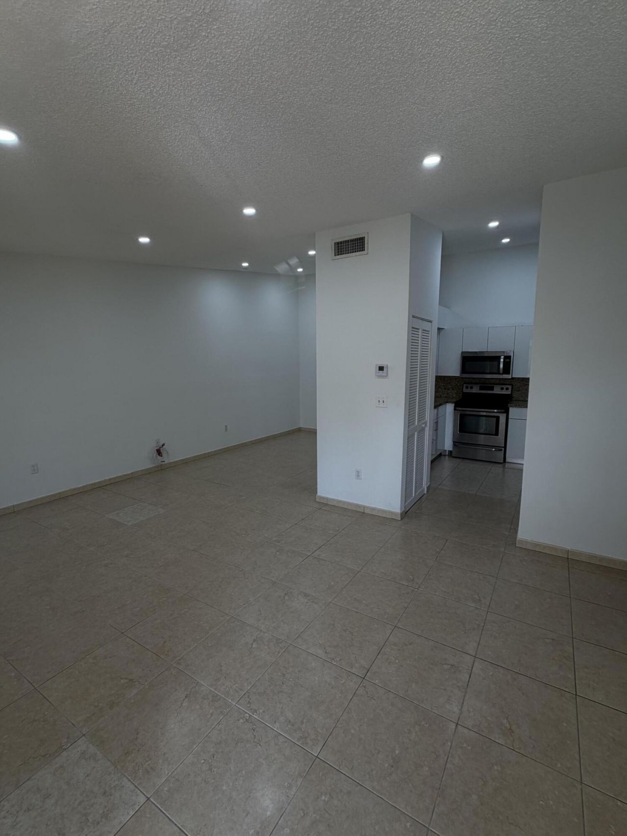 18290 Mediterranean Boulevard, Unit 506, Hialeah, FL 33015 Photo