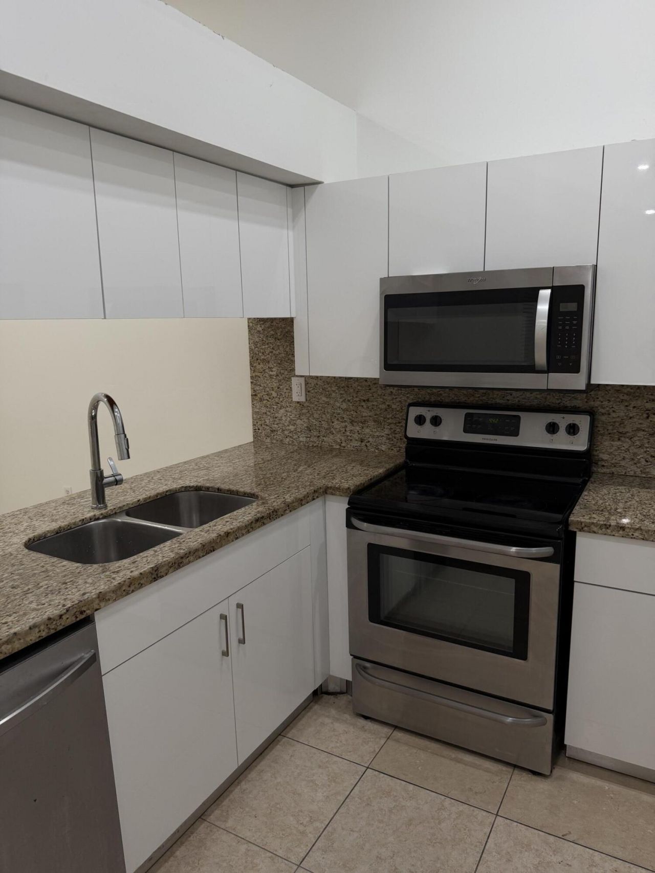 18290 Mediterranean Boulevard, Unit 506, Hialeah, FL 33015 Photo