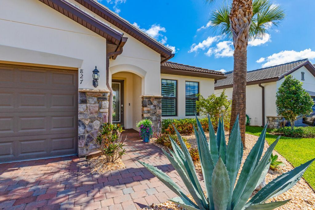 827 SE Villandry Way, Port Saint Lucie, FL 34984 Photo