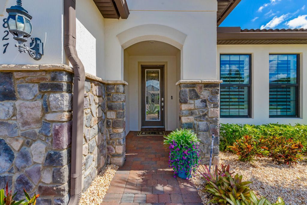 827 SE Villandry Way, Port Saint Lucie, FL 34984 Photo