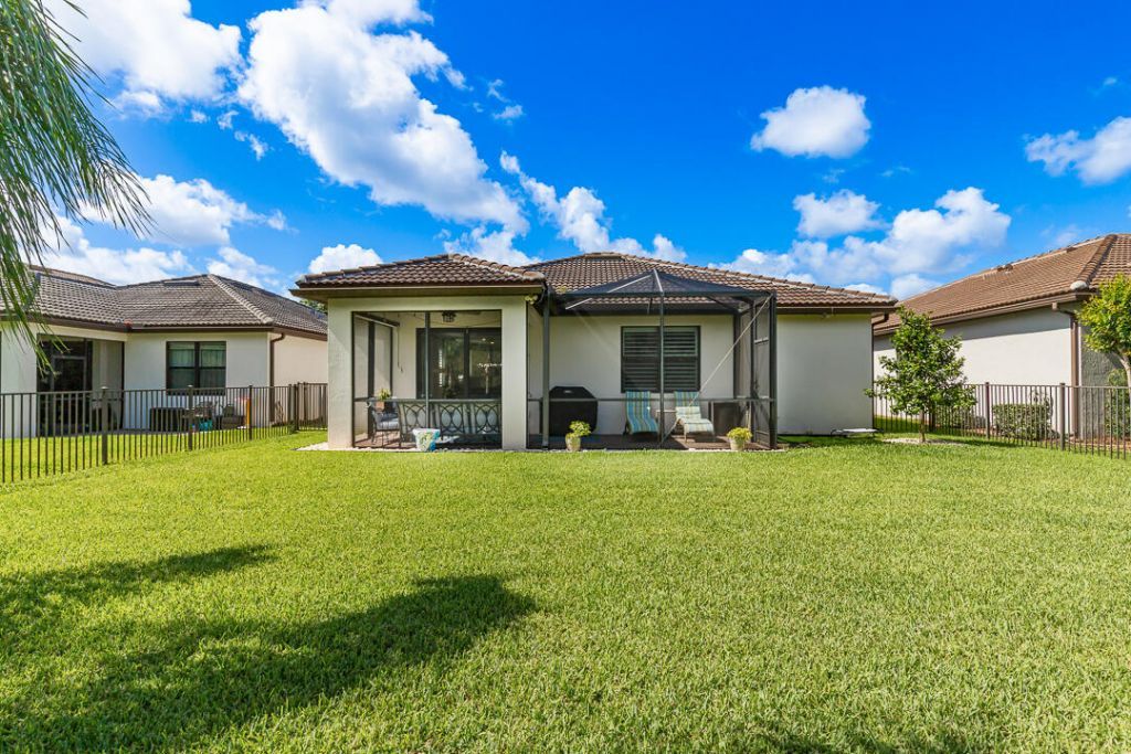 827 SE Villandry Way, Port Saint Lucie, FL 34984 Photo