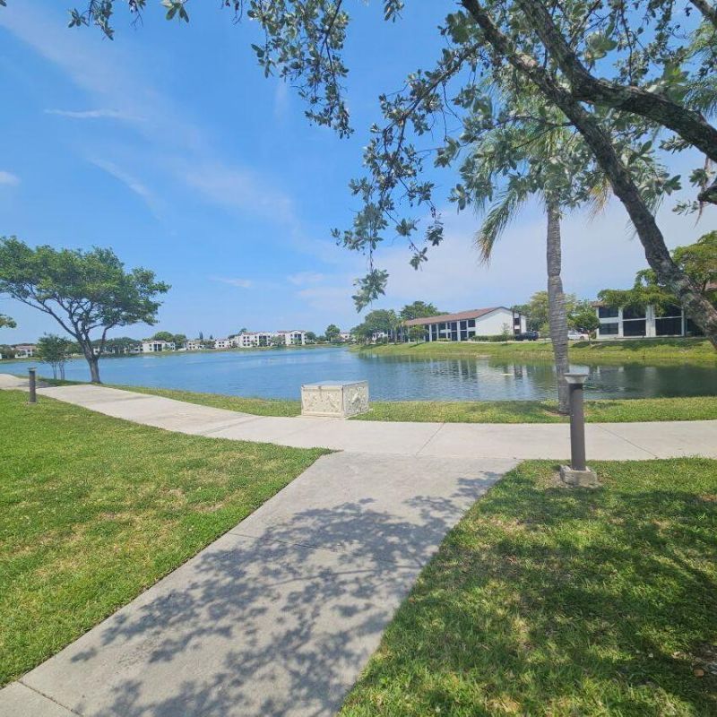 204 Lake Pointe Drive, Unit 107, Oakland Park, FL 33309 Photo