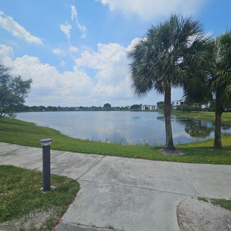 204 Lake Pointe Drive, Unit 107, Oakland Park, FL 33309 Photo