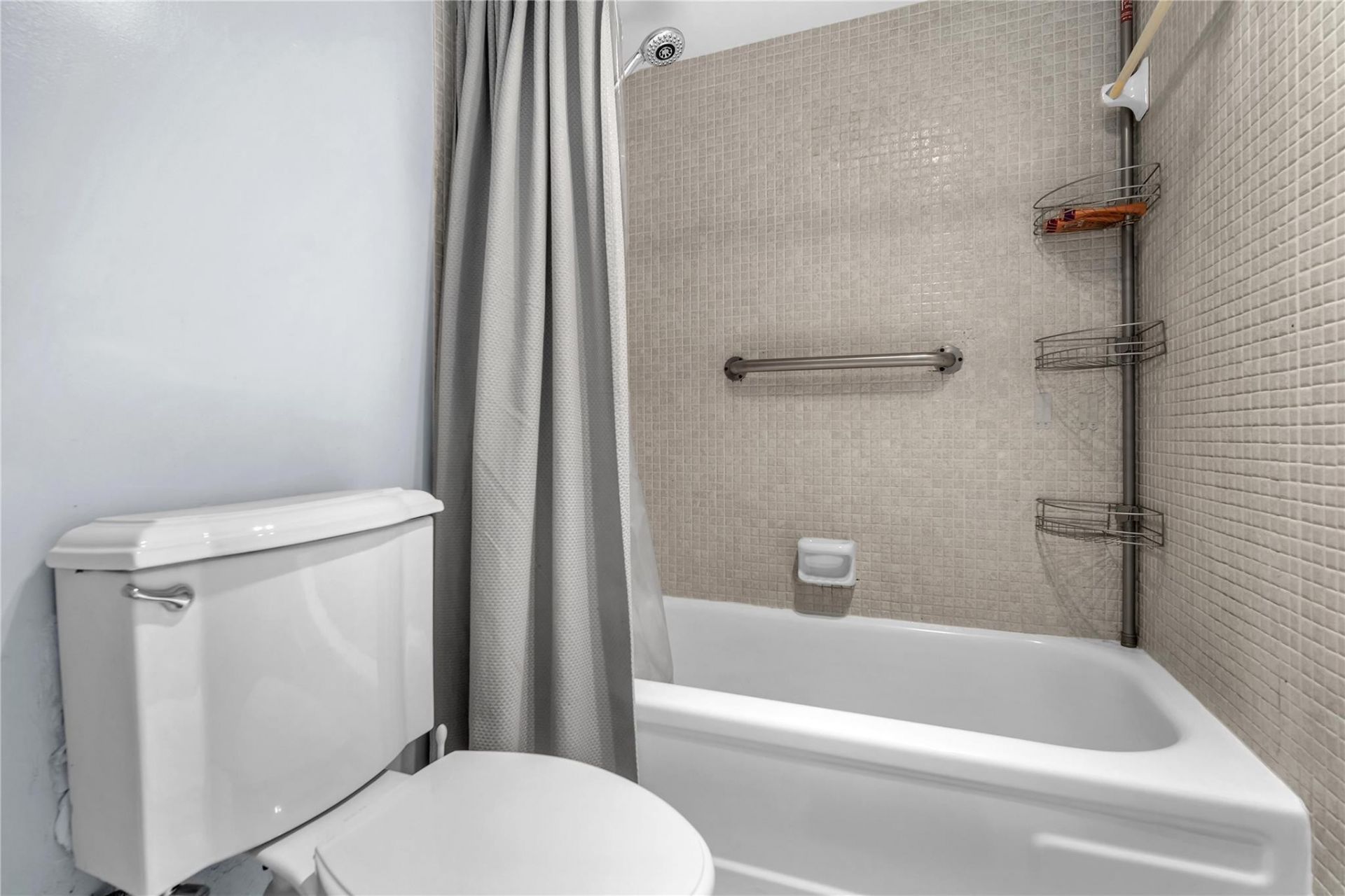 400 Oaks Lane, Unit 115, Pompano Beach, FL 33069 Photo