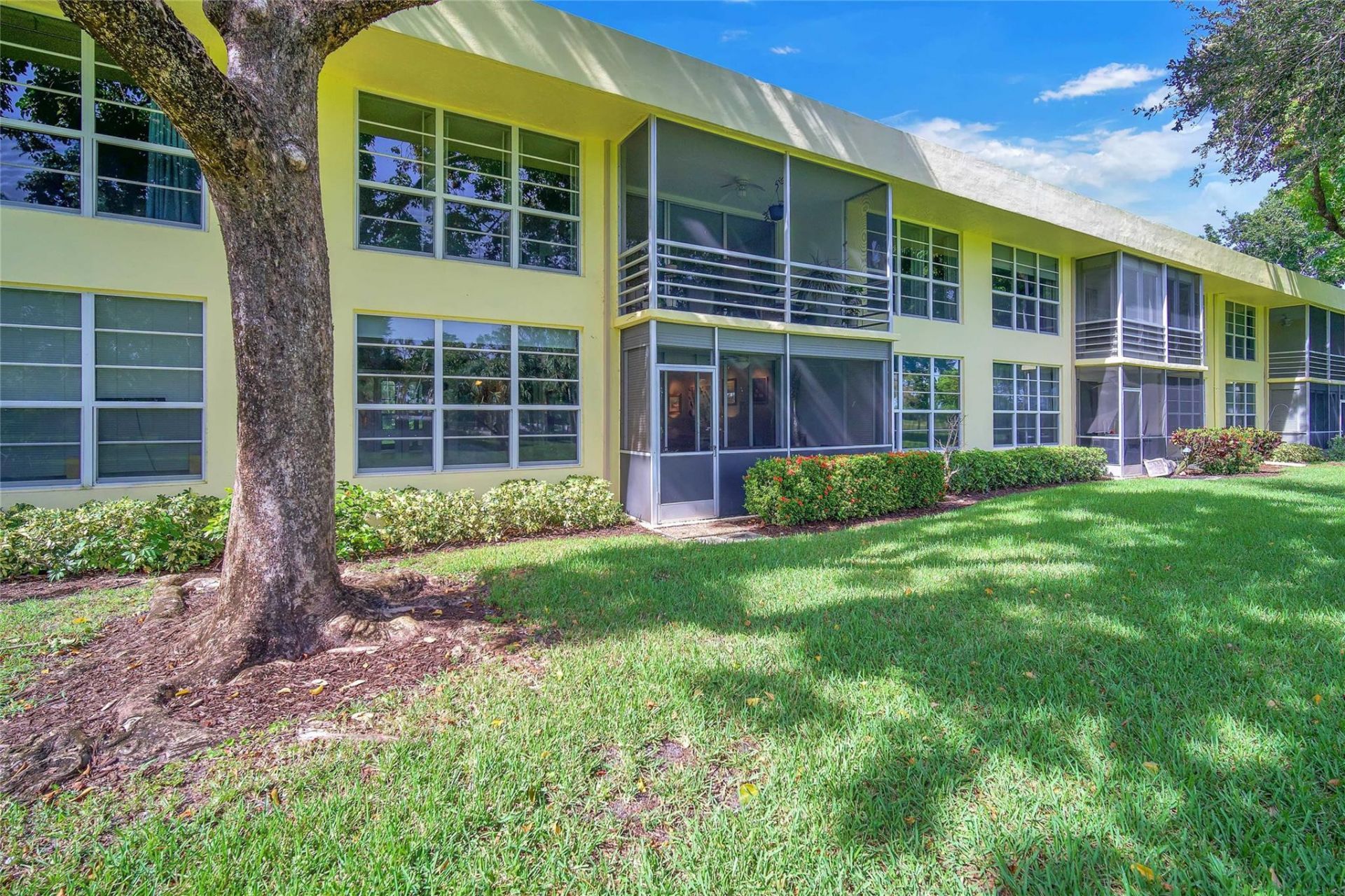 400 Oaks Lane, Unit 115, Pompano Beach, FL 33069 Photo