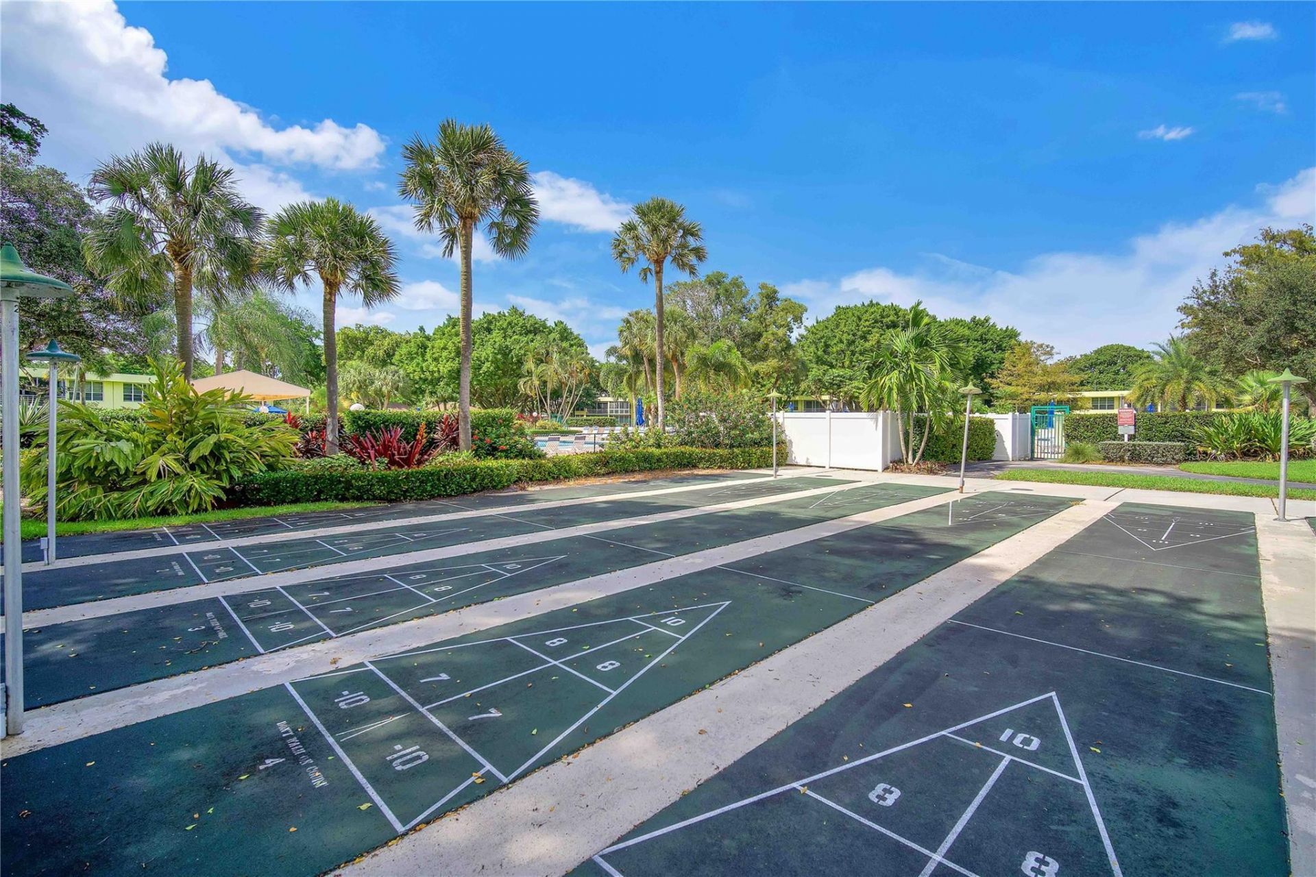 400 Oaks Lane, Unit 115, Pompano Beach, FL 33069 Photo