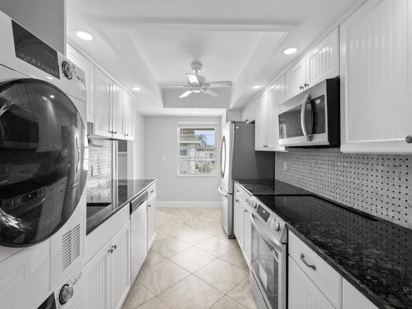 1166 6th Avenue, Unit A6, Vero Beach, FL 32960