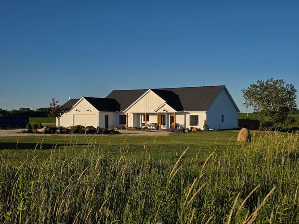 10319 30 Highway SW, Hayfield, MN 55940