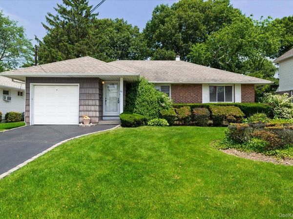 531 Surrey Place , Oceanside, NY 11572