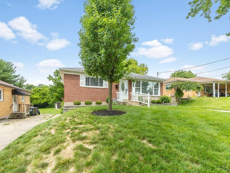 5895 Giffindale Drive, Cincinnati, OH 45239 Photo 2