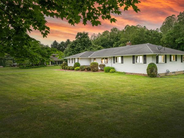 1281 Westwood Dr, Mount Vernon, OH 43050