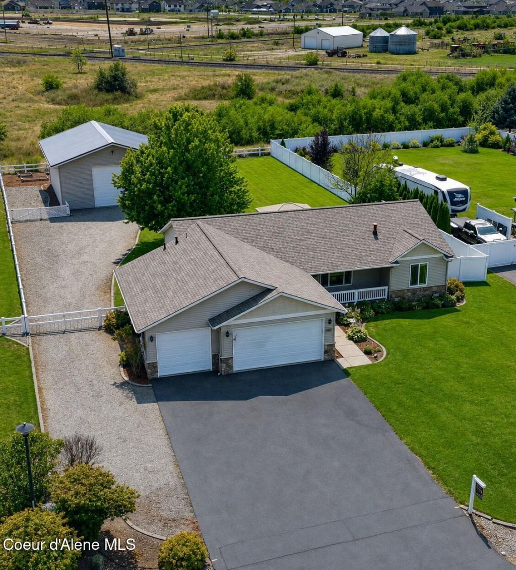 2104 W Evening Star Rd, Post Falls, ID 83854 Main Photo