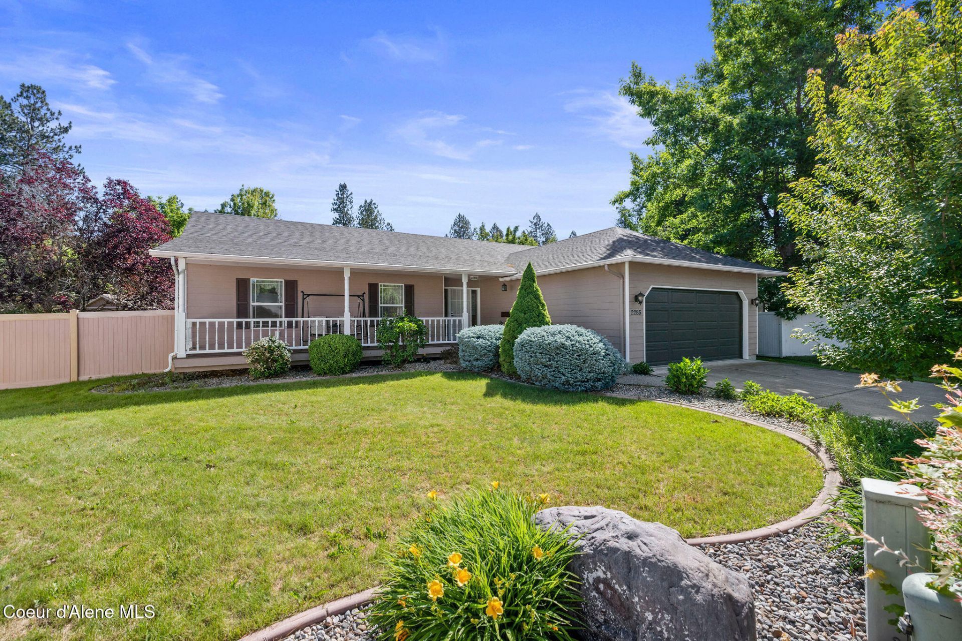 2285 E Stonebridge Ct, Post Falls, ID 83854 Main Photo