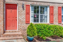 111 Elmwood Avenue photo 4