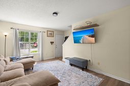111 Elmwood Avenue photo 4