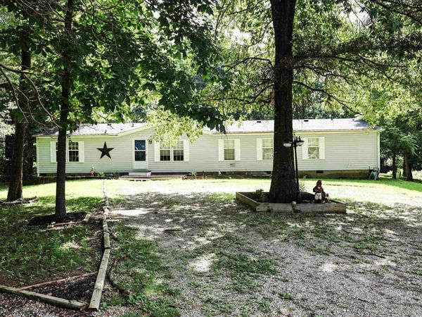 2966 N Folsomville Road, Boonville, IN 47601