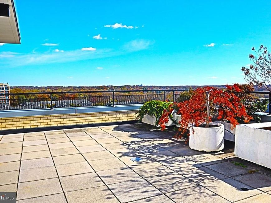 10401 Grosvenor Place , Unit 1704, Rockville, MD 20852 Main Photo