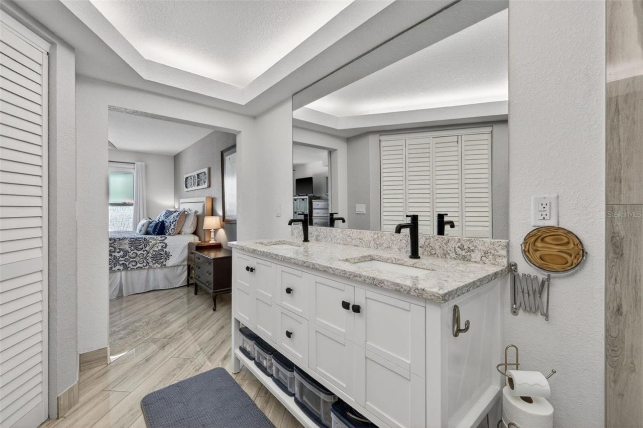 4900 Brittany Drive S, Unit 409, Saint Petersburg, FL 33715 Photo