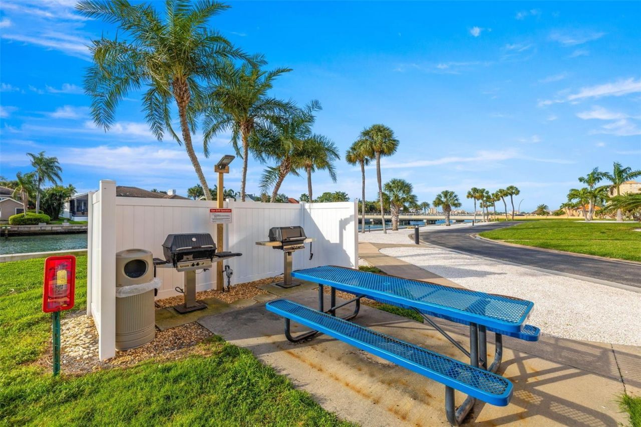4900 Brittany Drive S, Unit 409, Saint Petersburg, FL 33715 Photo