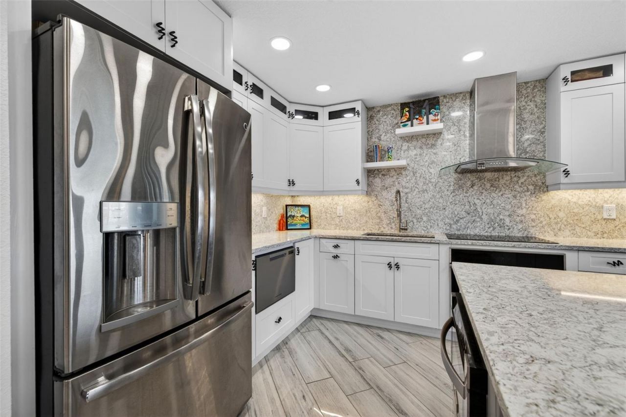 4900 Brittany Drive S, Unit 409, Saint Petersburg, FL 33715 Photo