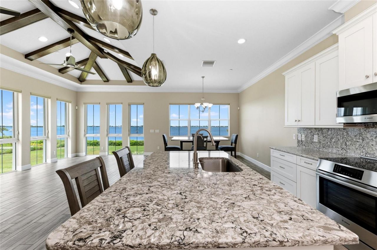 310 Compass Point Drive, Unit 201, Bradenton, FL 34209 Photo