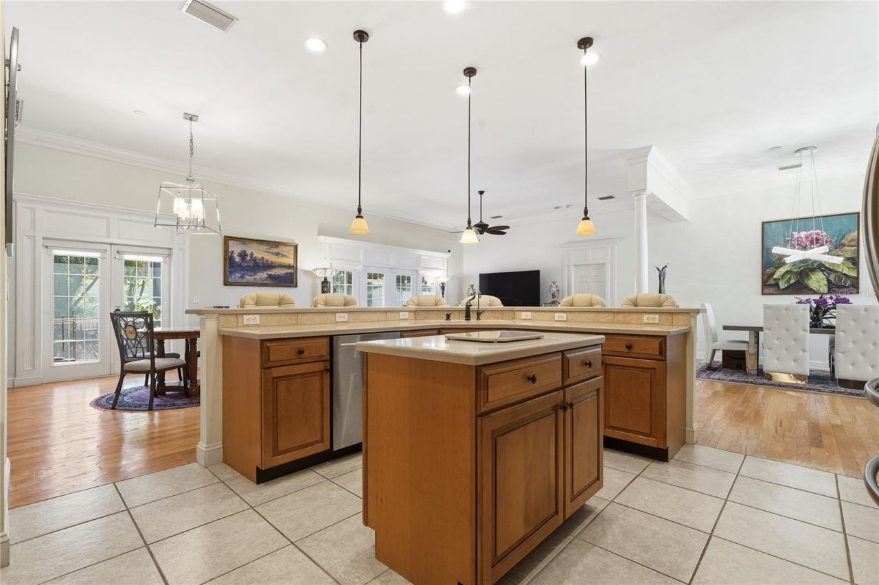 121 Harbor View Lane, Belleair Bluffs, FL 33770 Photo