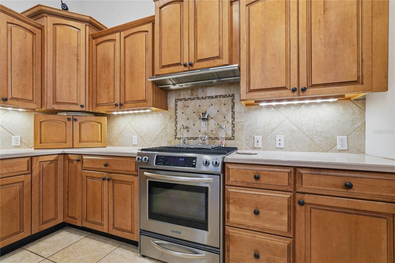 121 Harbor View Lane, Belleair Bluffs, FL 33770 Photo