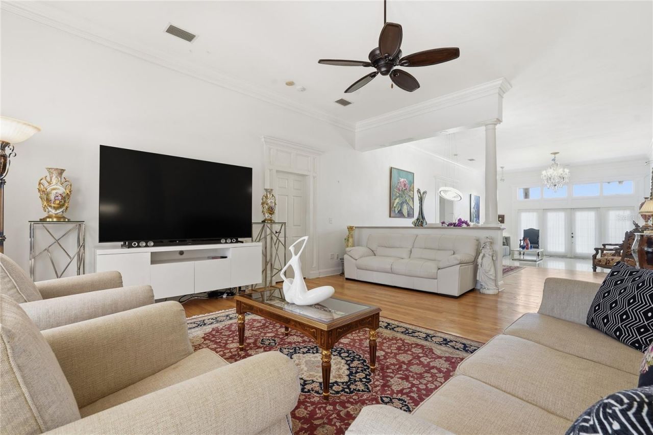 121 Harbor View Lane, Belleair Bluffs, FL 33770 Photo