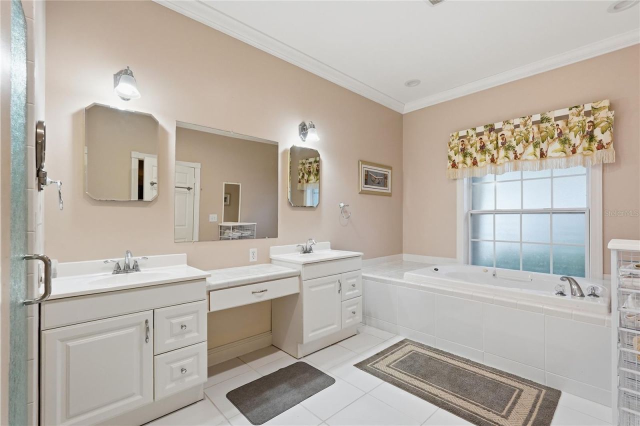 121 Harbor View Lane, Belleair Bluffs, FL 33770 Photo