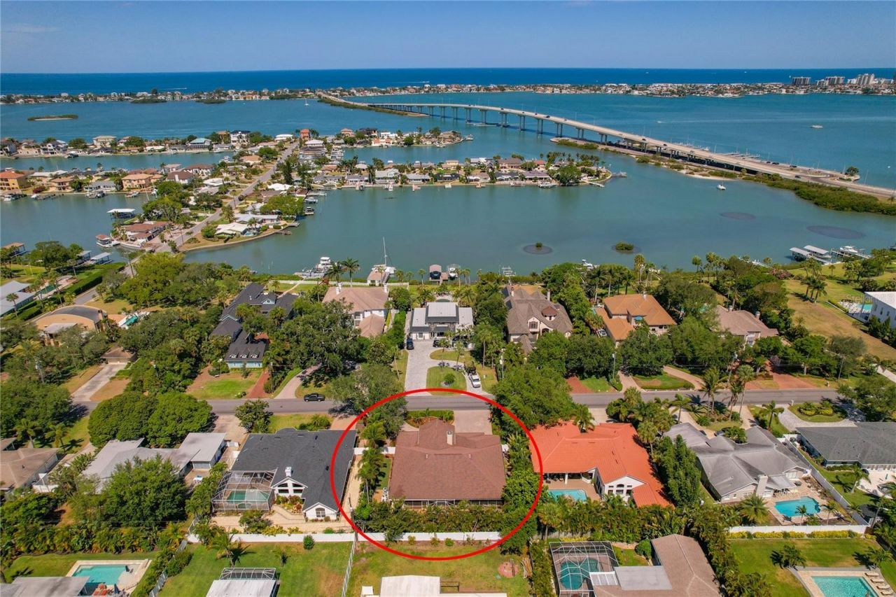 121 Harbor View Lane, Belleair Bluffs, FL 33770 Photo
