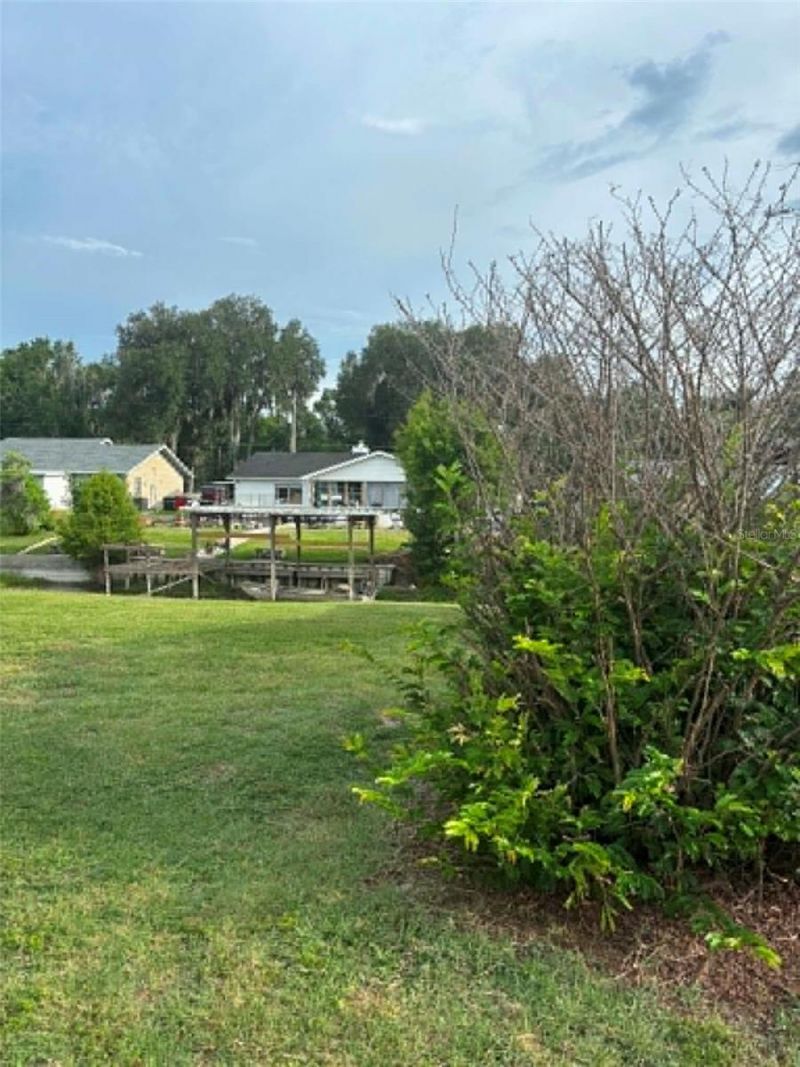 919 Cr 482d, Lake Panasoffkee, FL 33538 Photo