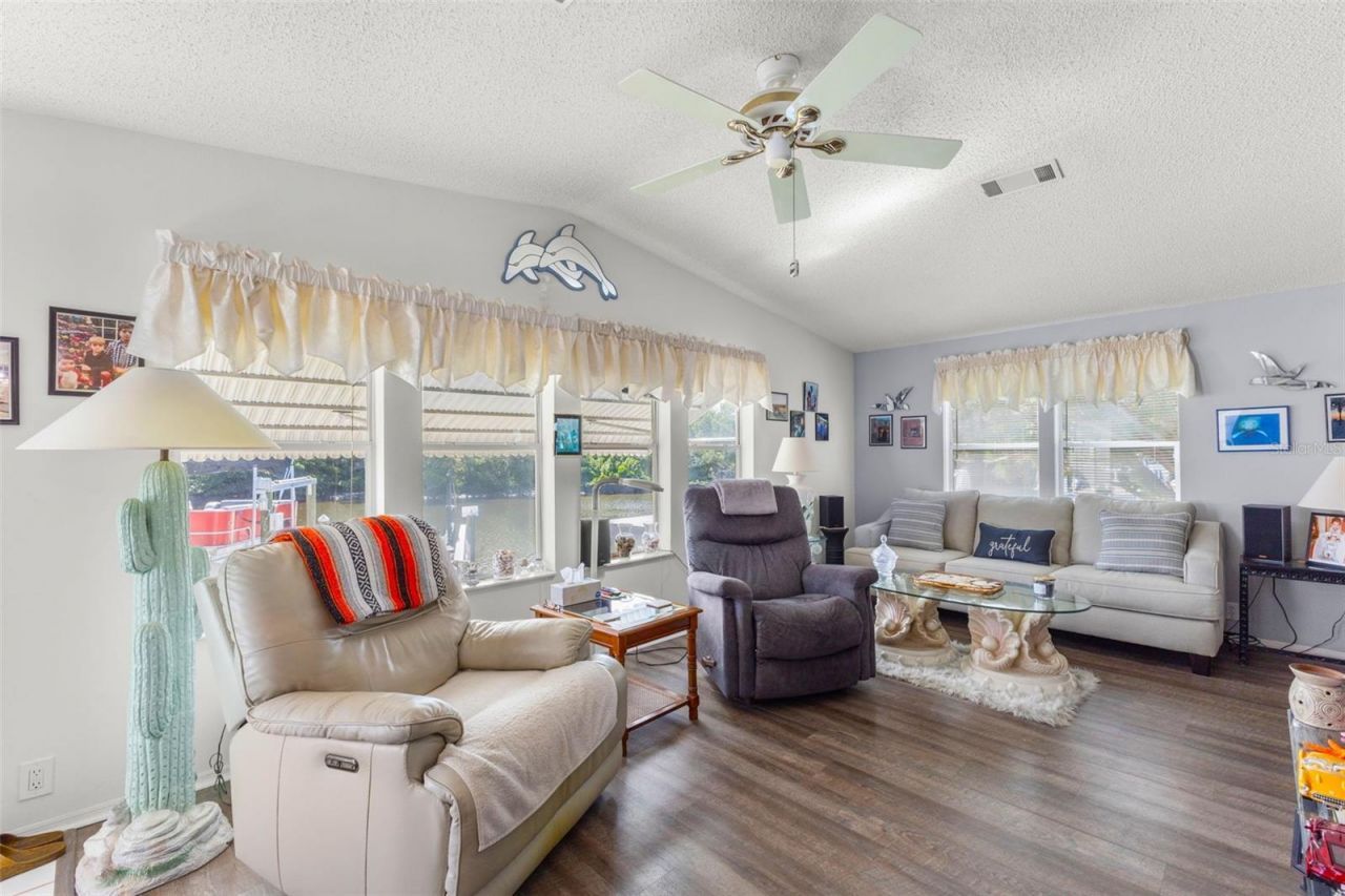 556 Mount Oak Avenue Ne, Unit 738, Saint Petersburg, FL 33702 Photo