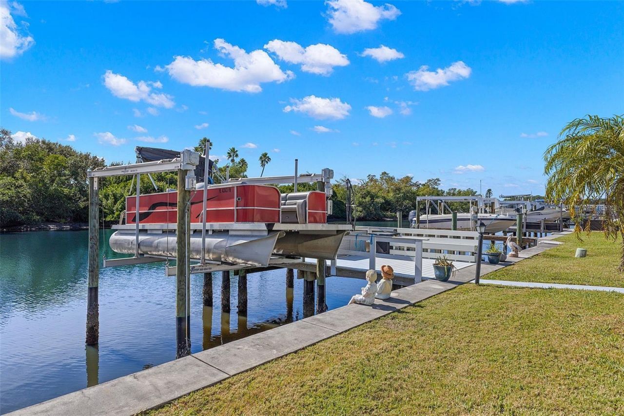 556 Mount Oak Avenue Ne, Unit 738, Saint Petersburg, FL 33702 Photo