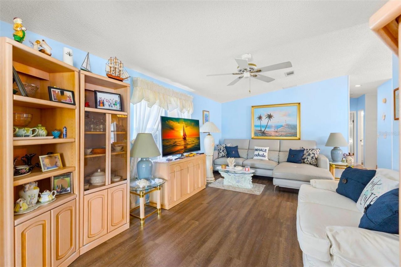 556 Mount Oak Avenue Ne, Unit 738, Saint Petersburg, FL 33702 Photo