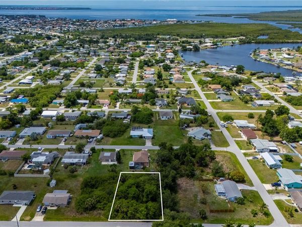 209 FORREST AVENUE NW, PORT CHARLOTTE, FL 33952