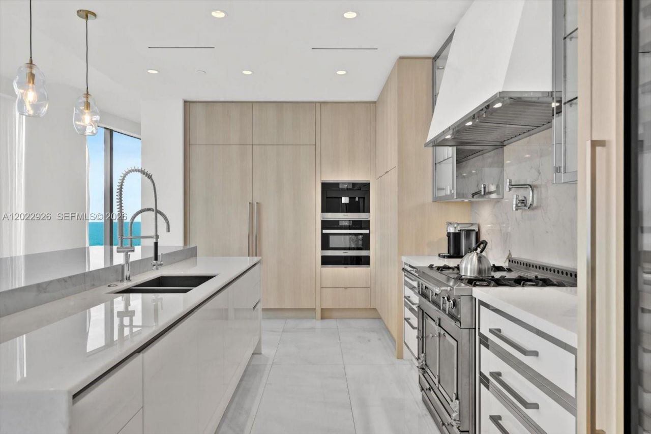 17901 Collins Ave , Unit 1801, Sunny Isles Beach, FL 33160 Photo