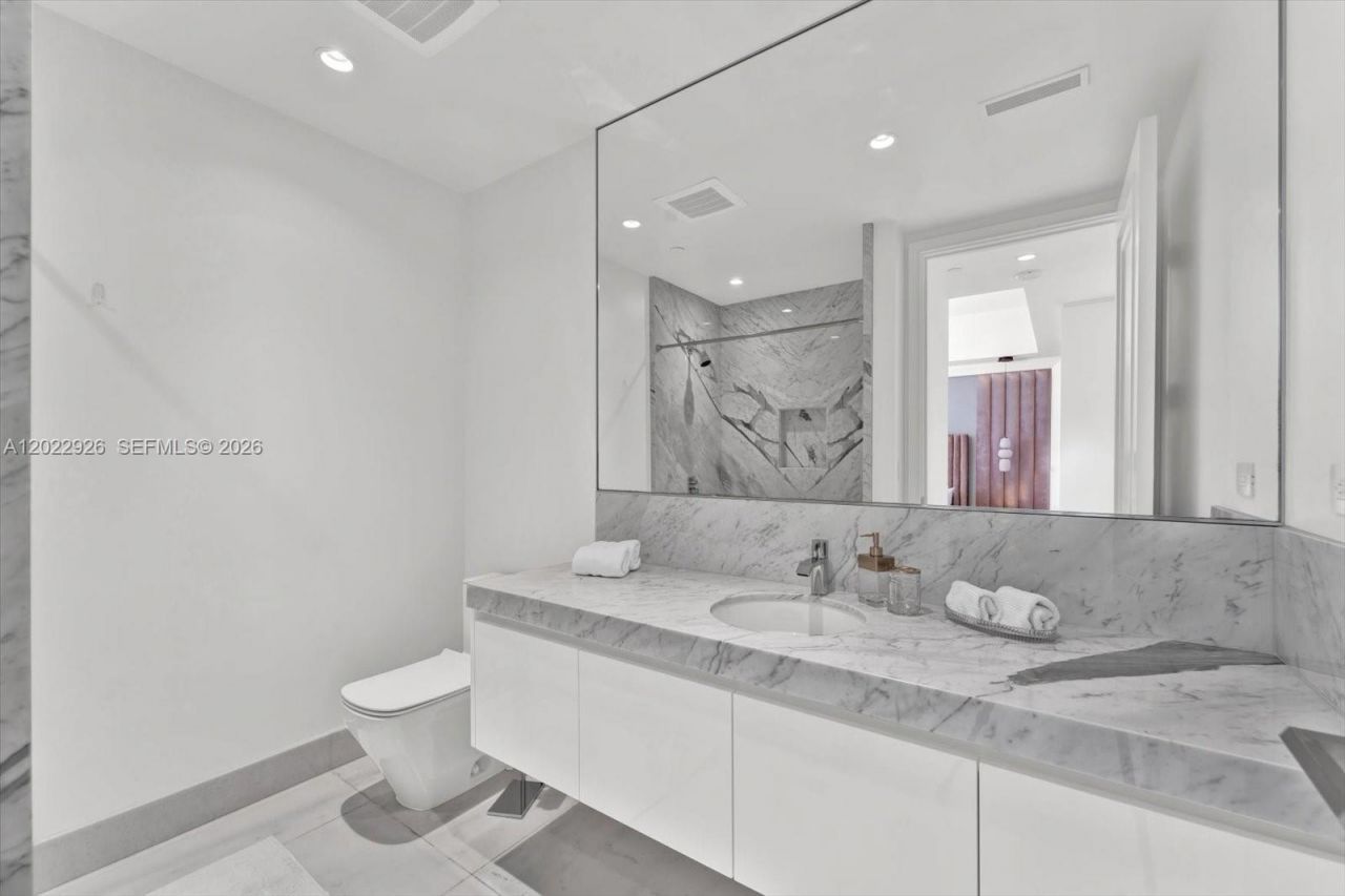 17901 Collins Ave , Unit 1801, Sunny Isles Beach, FL 33160 Photo