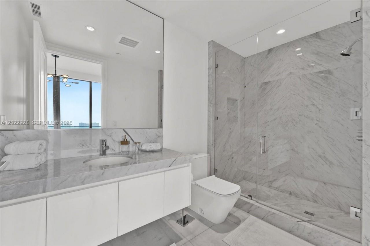 17901 Collins Ave , Unit 1801, Sunny Isles Beach, FL 33160 Photo