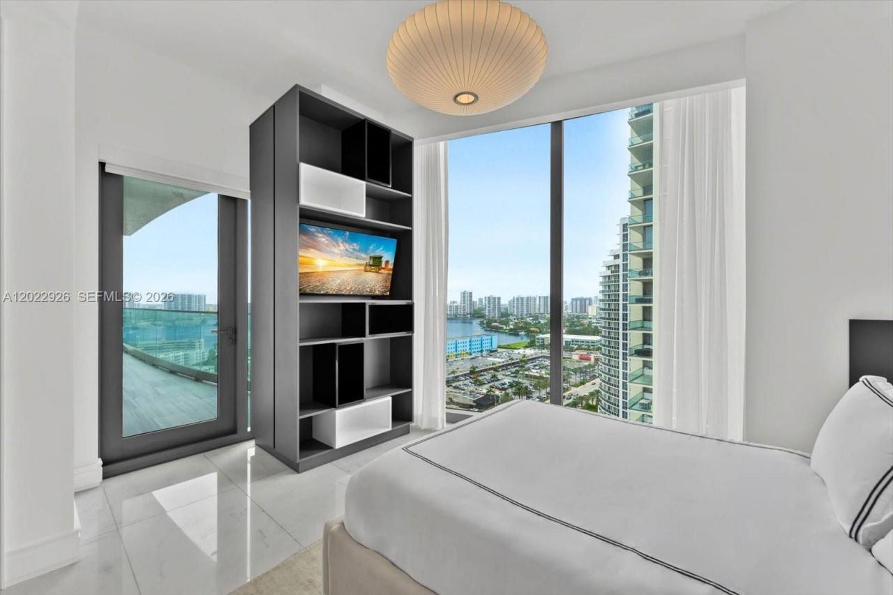 17901 Collins Ave , Unit 1801, Sunny Isles Beach, FL 33160 Photo