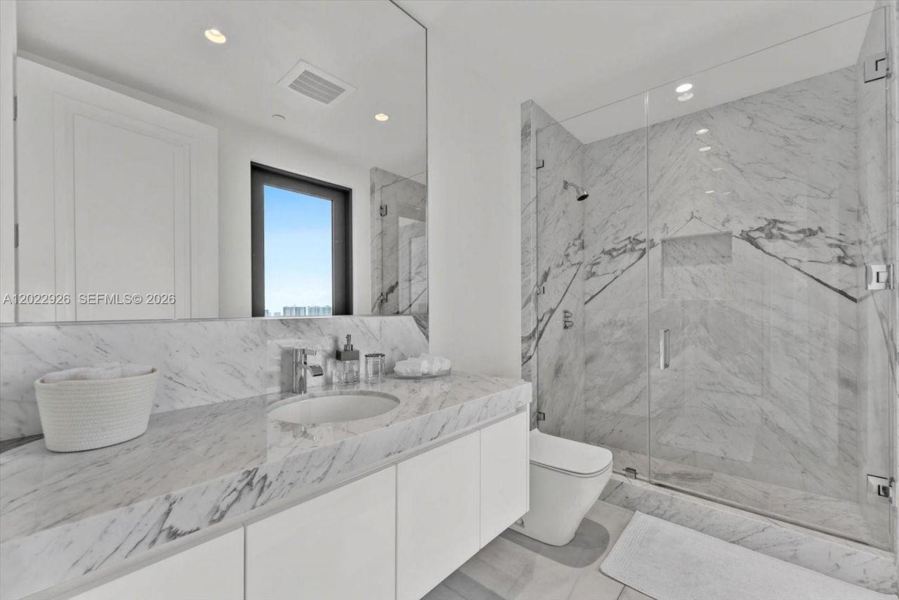 17901 Collins Ave , Unit 1801, Sunny Isles Beach, FL 33160 Photo