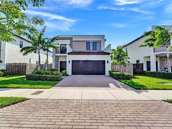 20900 NE 2nd Ct, Miami, FL 33179