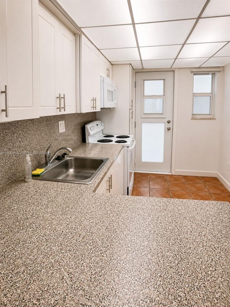 240 Galen Dr , Unit 214, Key Biscayne, FL 33149 Photo