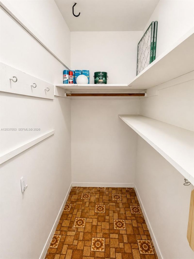 240 Galen Dr , Unit 214, Key Biscayne, FL 33149 Photo