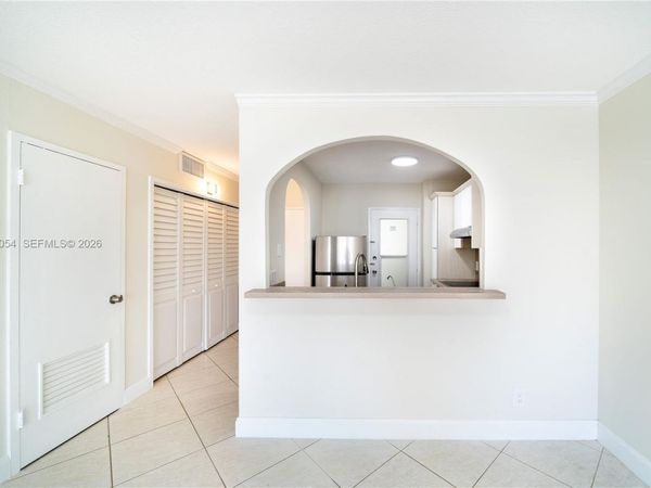 2555 NE 11th St , Unit 310, Fort Lauderdale, FL 33304