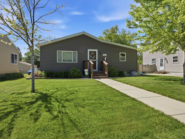 1211 N State Street, Aberdeen, SD 57401
